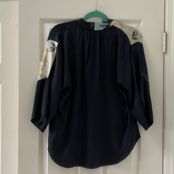 🌊 Nordstrom Wave Blouse Silk 🌊 - Picture 2 of 2